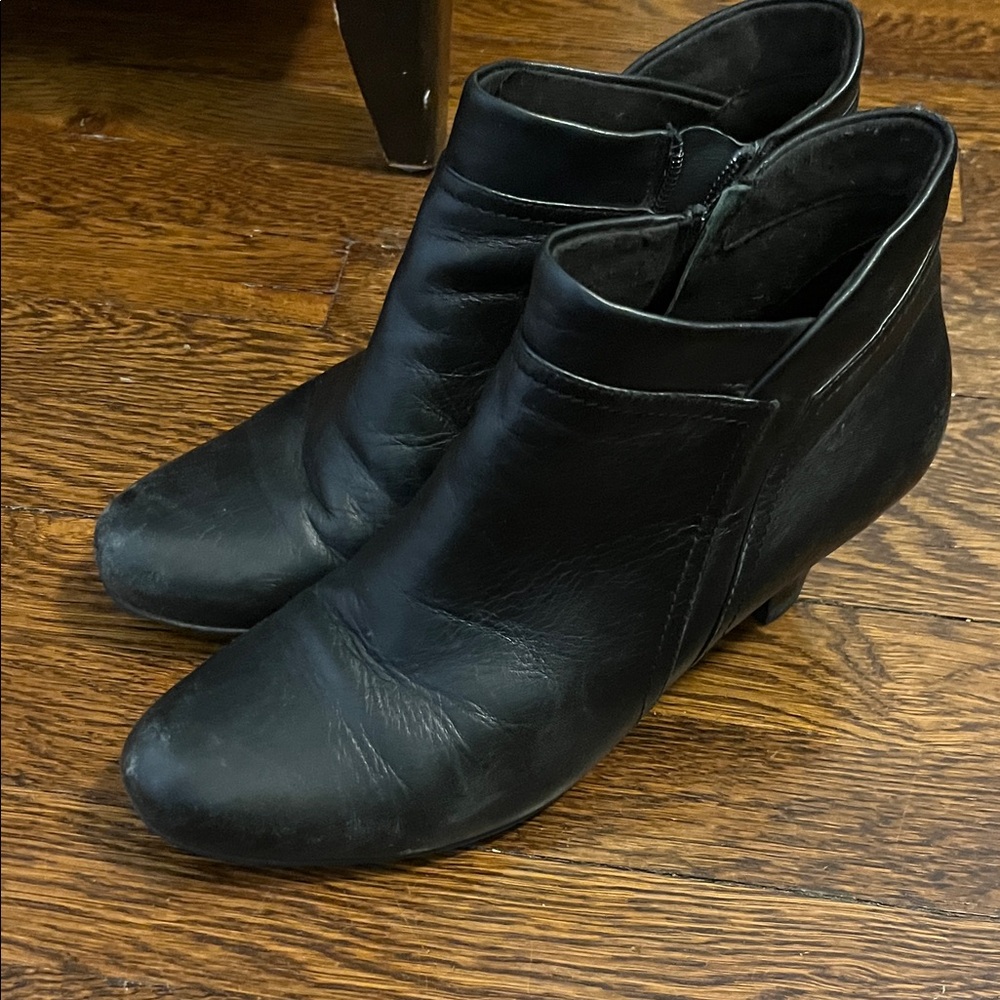 Umberto Raffini booties size 40